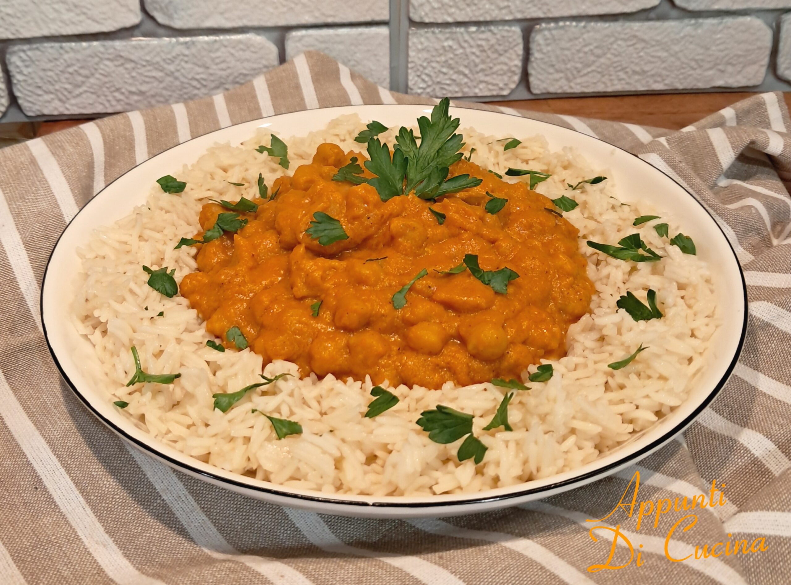 KIKKERERWTEN EN ZOETE AARDAPPEL CURRY