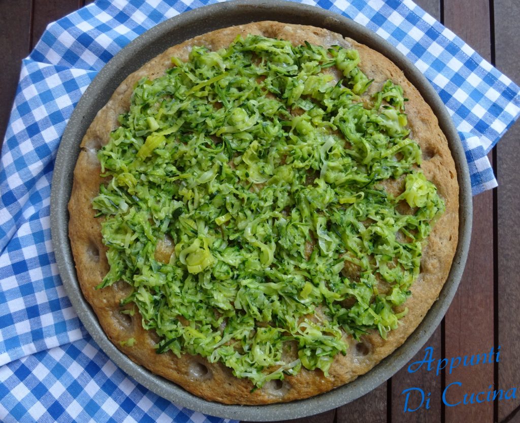 Focaccia met prei en courgette