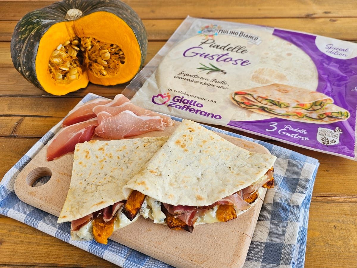 PIADELLA MET POMPOEN EN SPECK