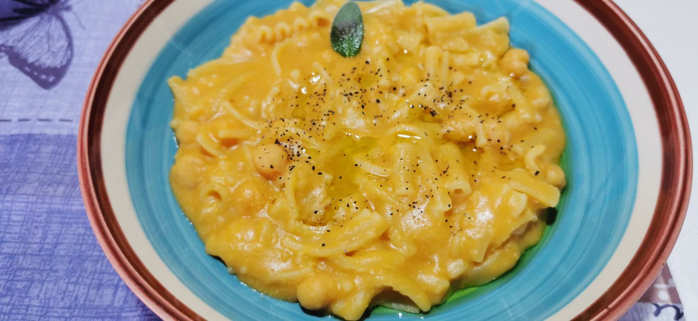 Romige pasta en kikkererwten