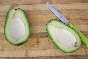 Toast met gepocheerd ei en avocado