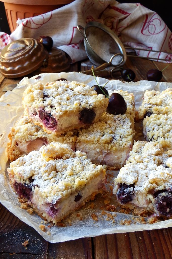 kruimeltaart met ricotta en kersen