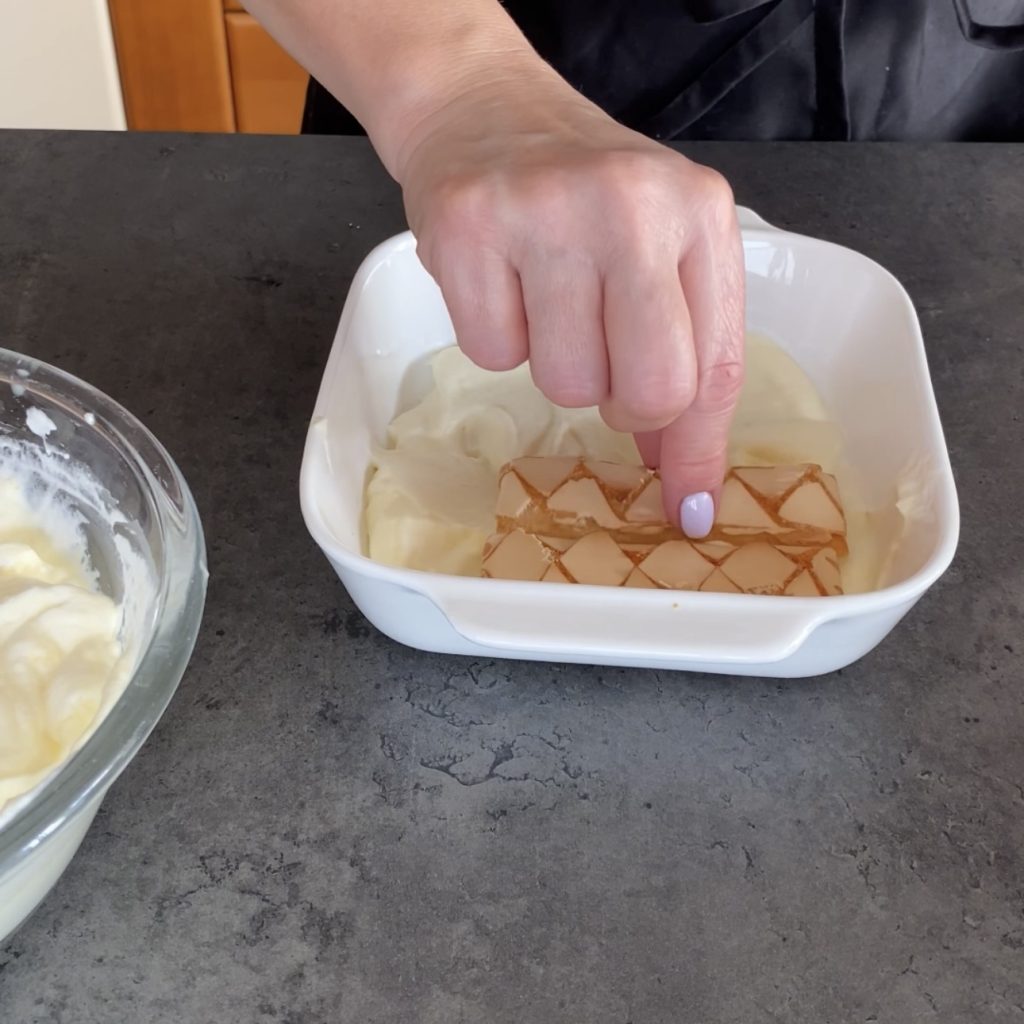 Dessert met bladerdeegen en aardbeien