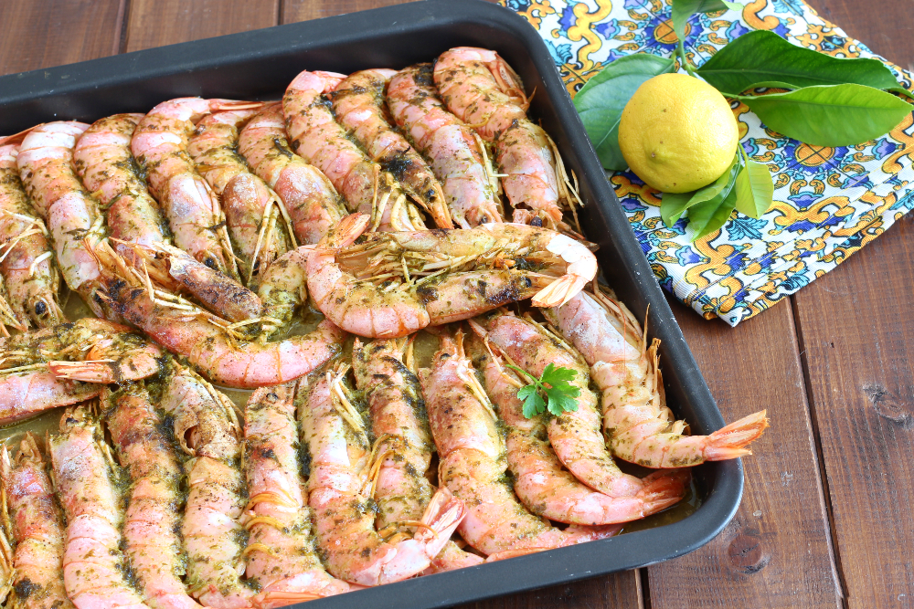 diepvriesgarnalen in de oven met schaal