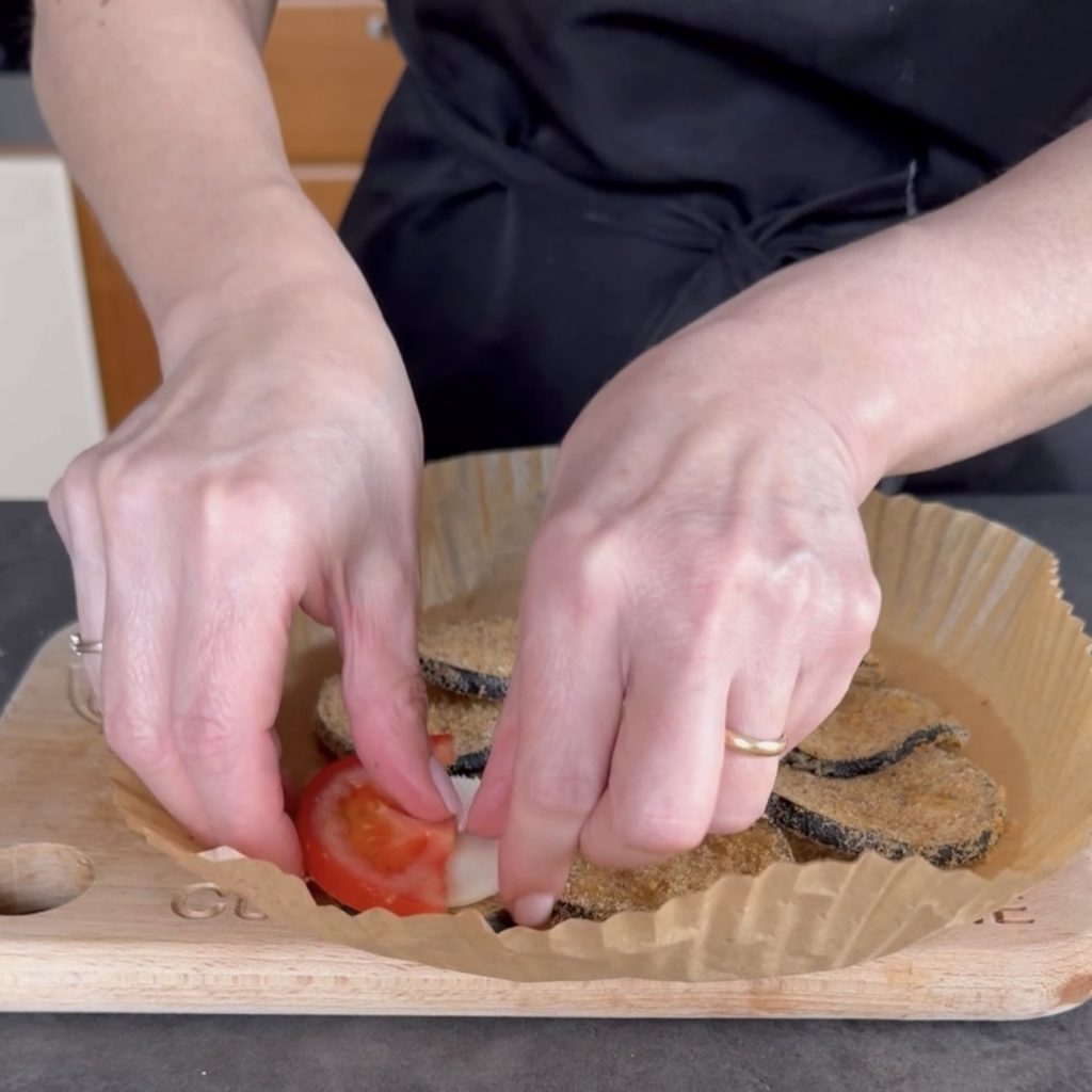 Gegratineerde aubergines met tomaten