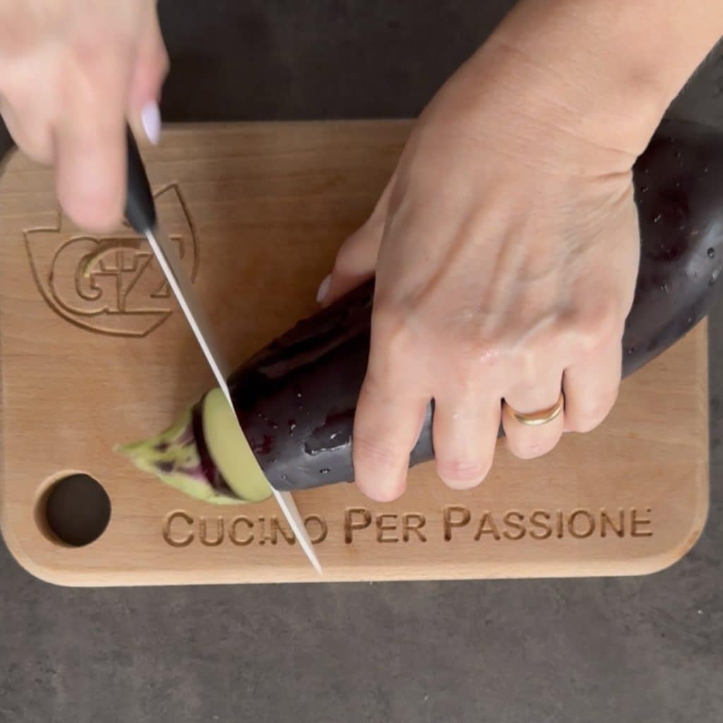 Gegrilde en gemarineerde aubergines