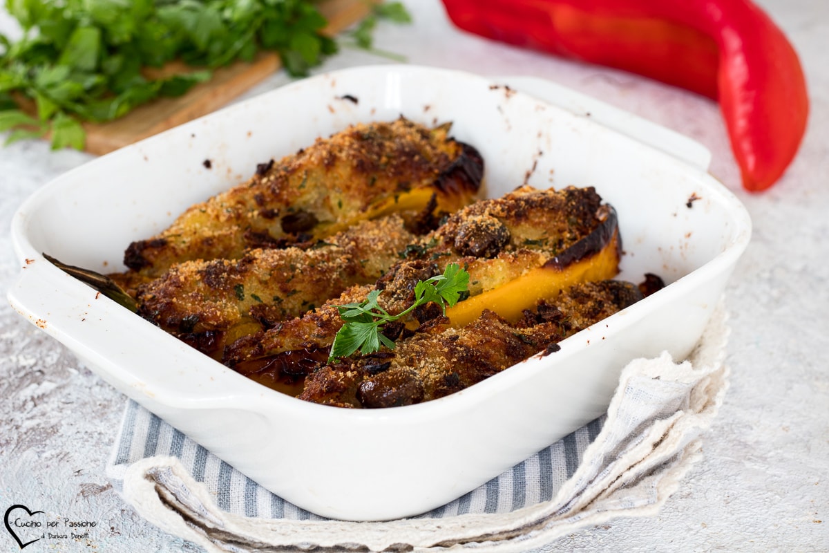 GEVULDE LANGWEKE PAPRIKA’S GEBAKKEN IN DE HETE LUCHTFRITEUSE