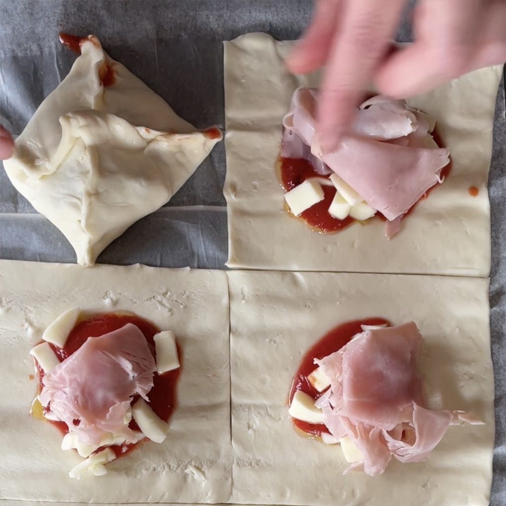 Gevulde pizzapakketjes