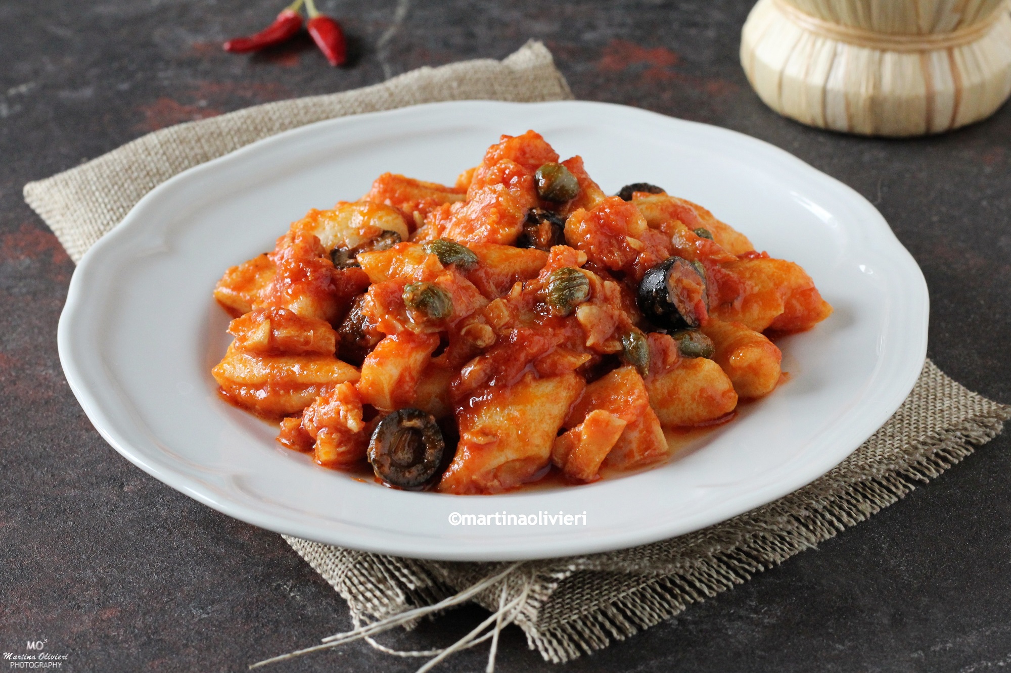 Gnocchi met stokvis, kappertjes en olijven