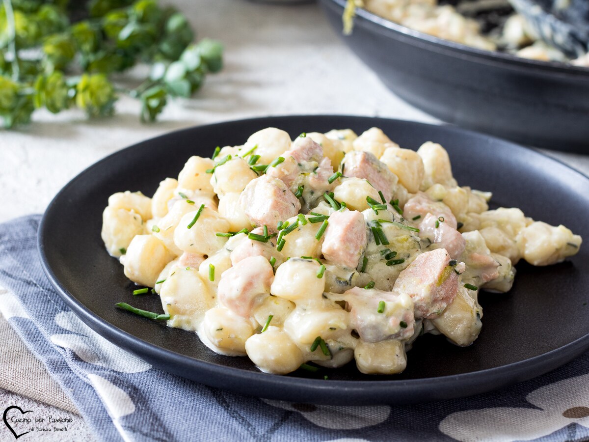 GNOCCHI MET ZALM EN COURGETTES