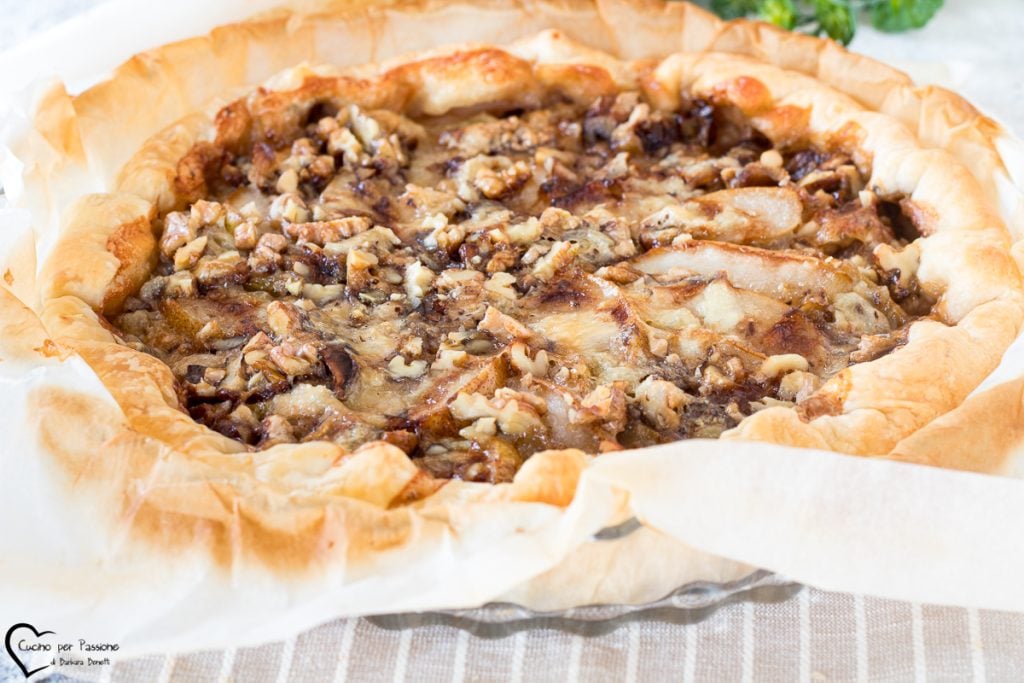 Hartige taart met gorgonzola en peren