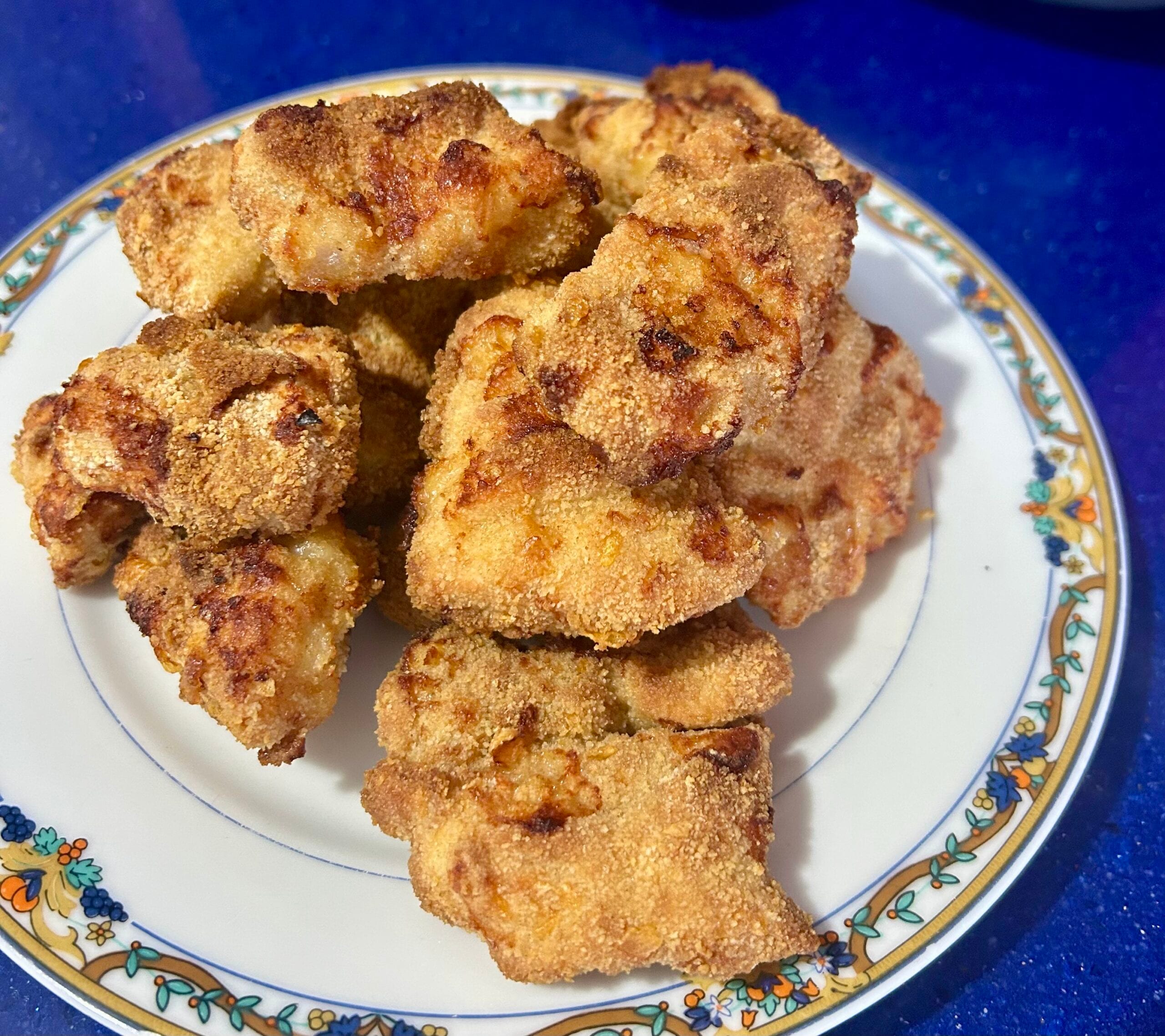 Gefrituurde kip in een airfryer