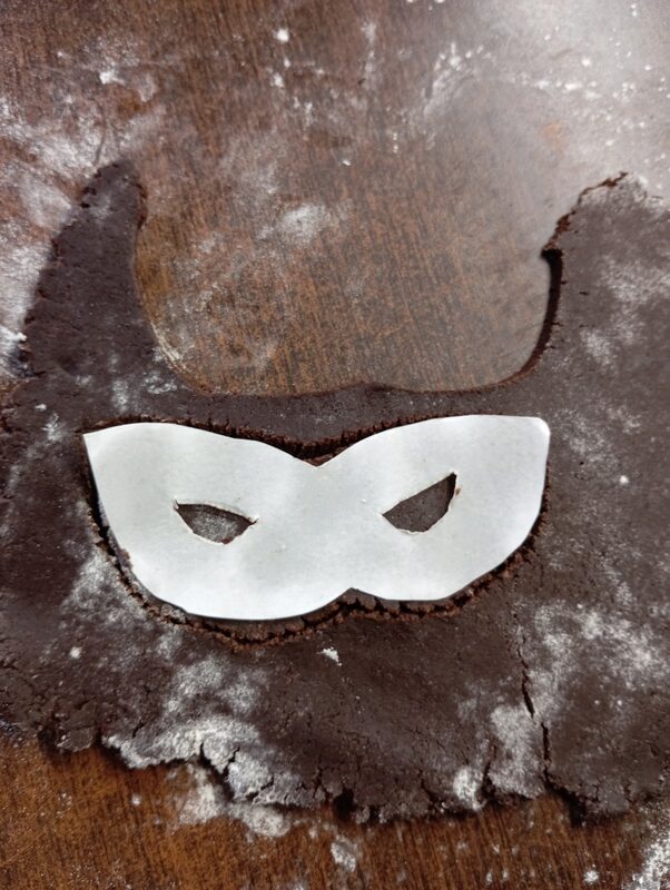 Uitknippen van de maskers