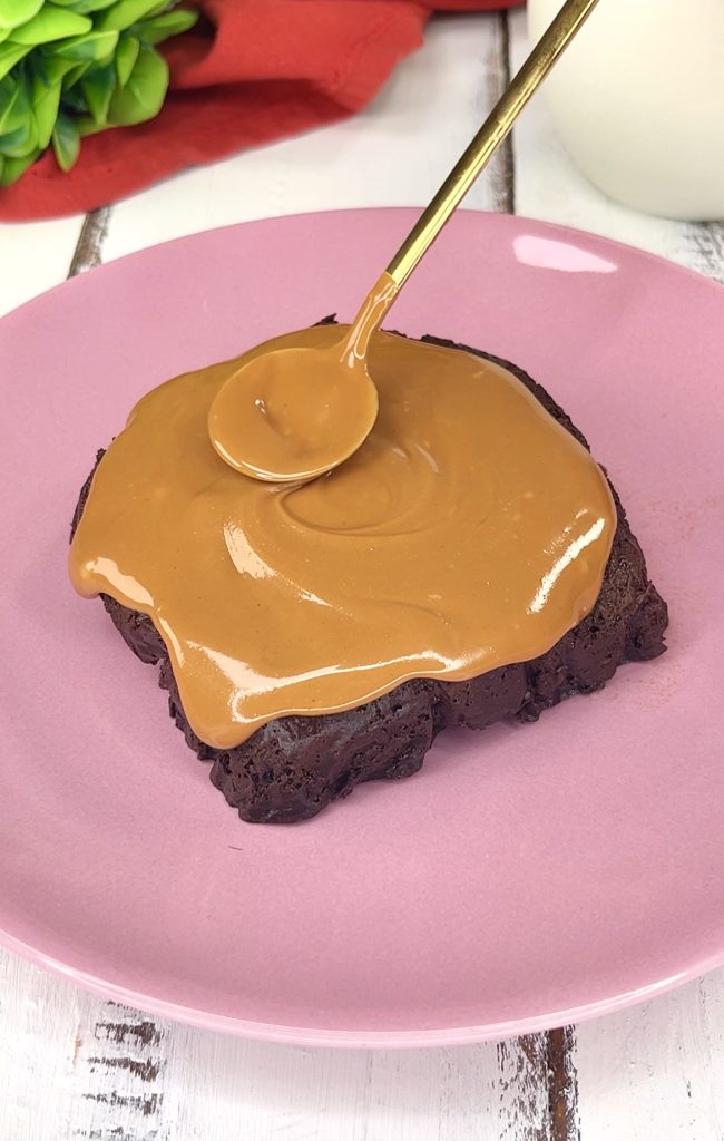 Bananen- en cacao-brownies in een airfryer