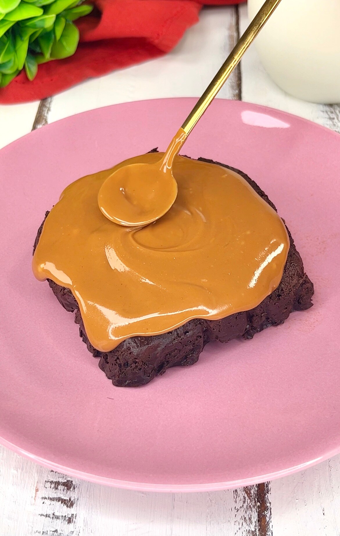 Bananen- en cacao-brownies in een airfryer