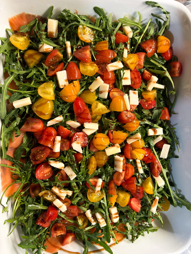 ZALM MET RUCOLA, KERSENTOMATEN EN PARMEZAAN SUPER SNEL