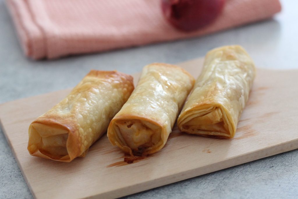 filodeegrolletjes met tonijn en uien