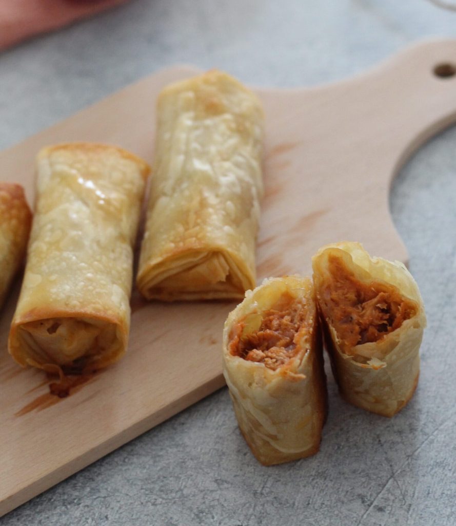 filodeegrolletjes met tonijn en uien