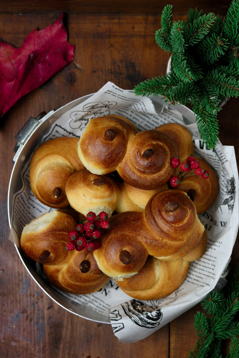 LUSSEKATTER OF SANTA LUCIA KATTEN ZOETE ZWEEDSE BROODJES