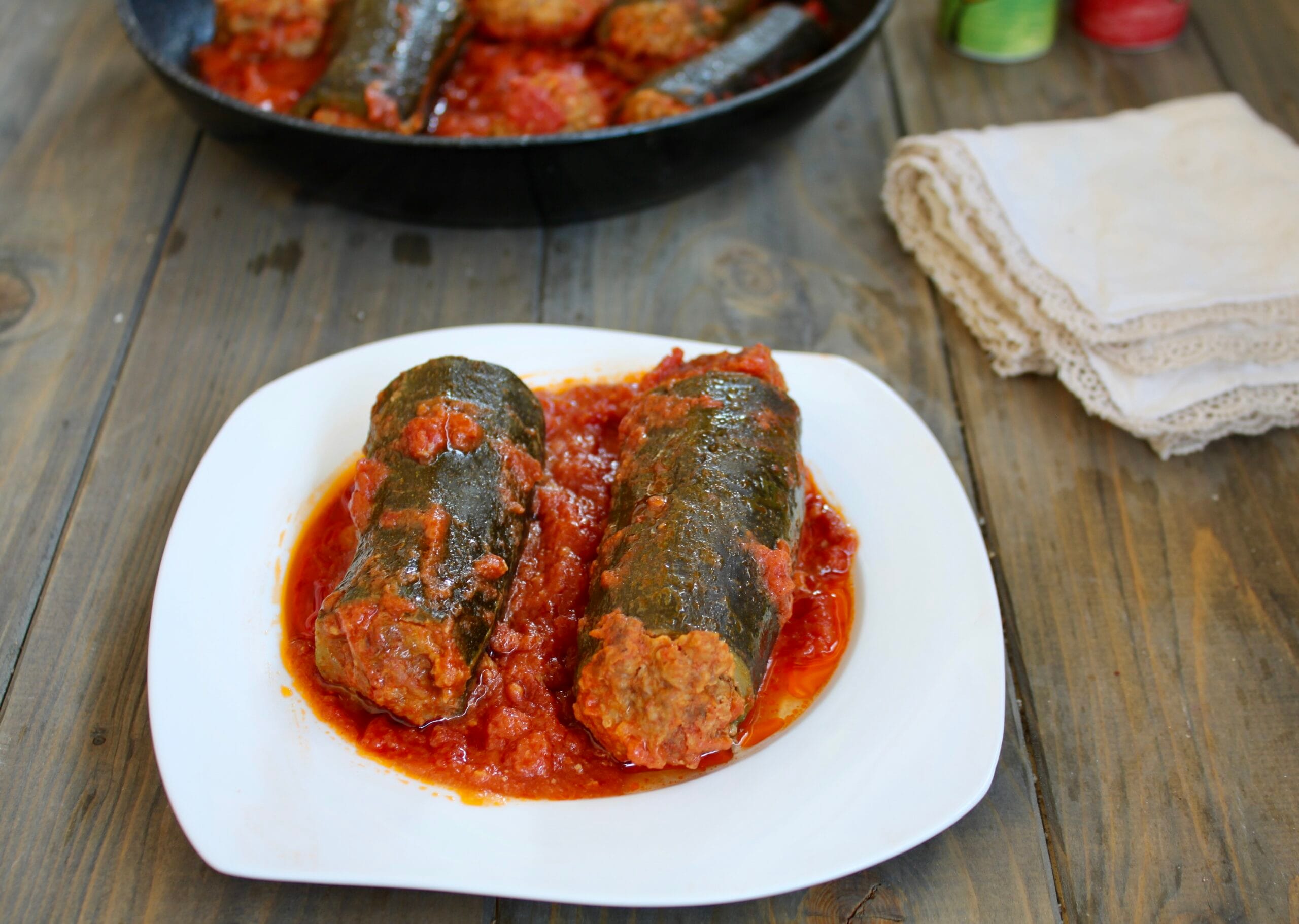 Gevulde courgettes met tomaat in de pan: makkelijk en lekker