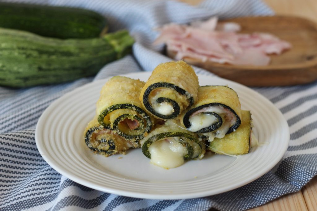 courgetterolletjes met ham en provolone uit de oven