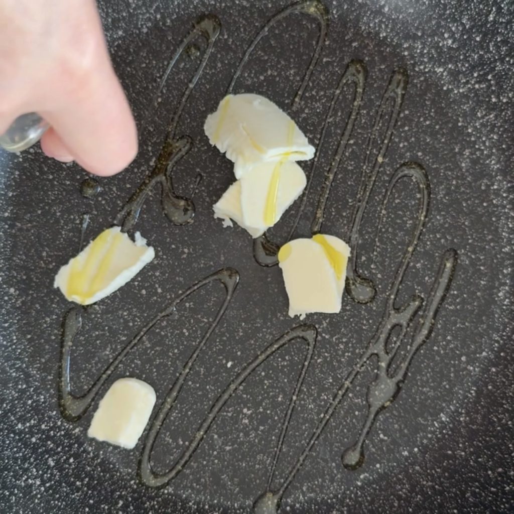 Kalfslapjes met champignons en erwten