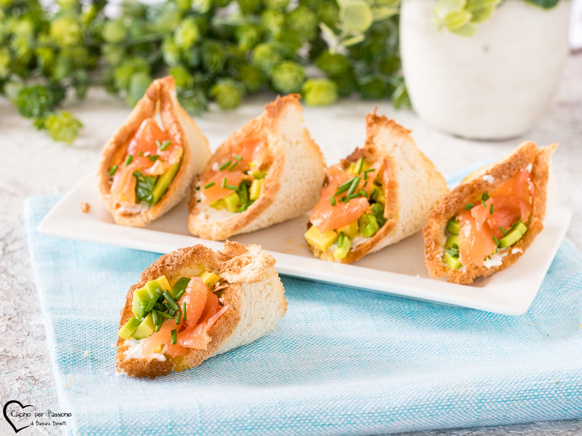 MANDEN VAN TOASTBROOD MET ZALM