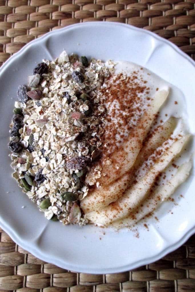 Muesli met yoghurt en fruit, Eet zonder Buik