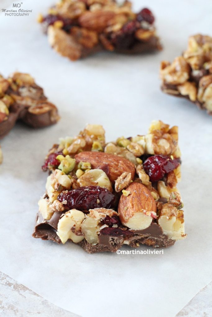 Noten en chocolade repen