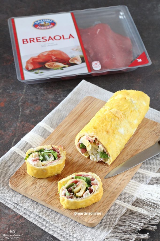 Omeletrol met ricotta, bresaola en artisjokken