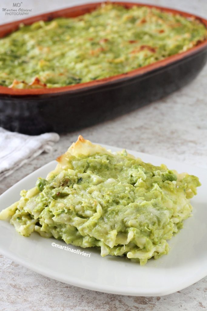 Ovenschotel met pasta, courgettes en erwten