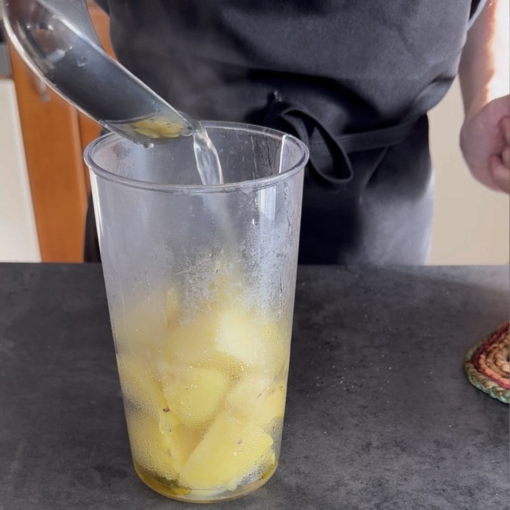 Pasta met aardappelcreme en worst