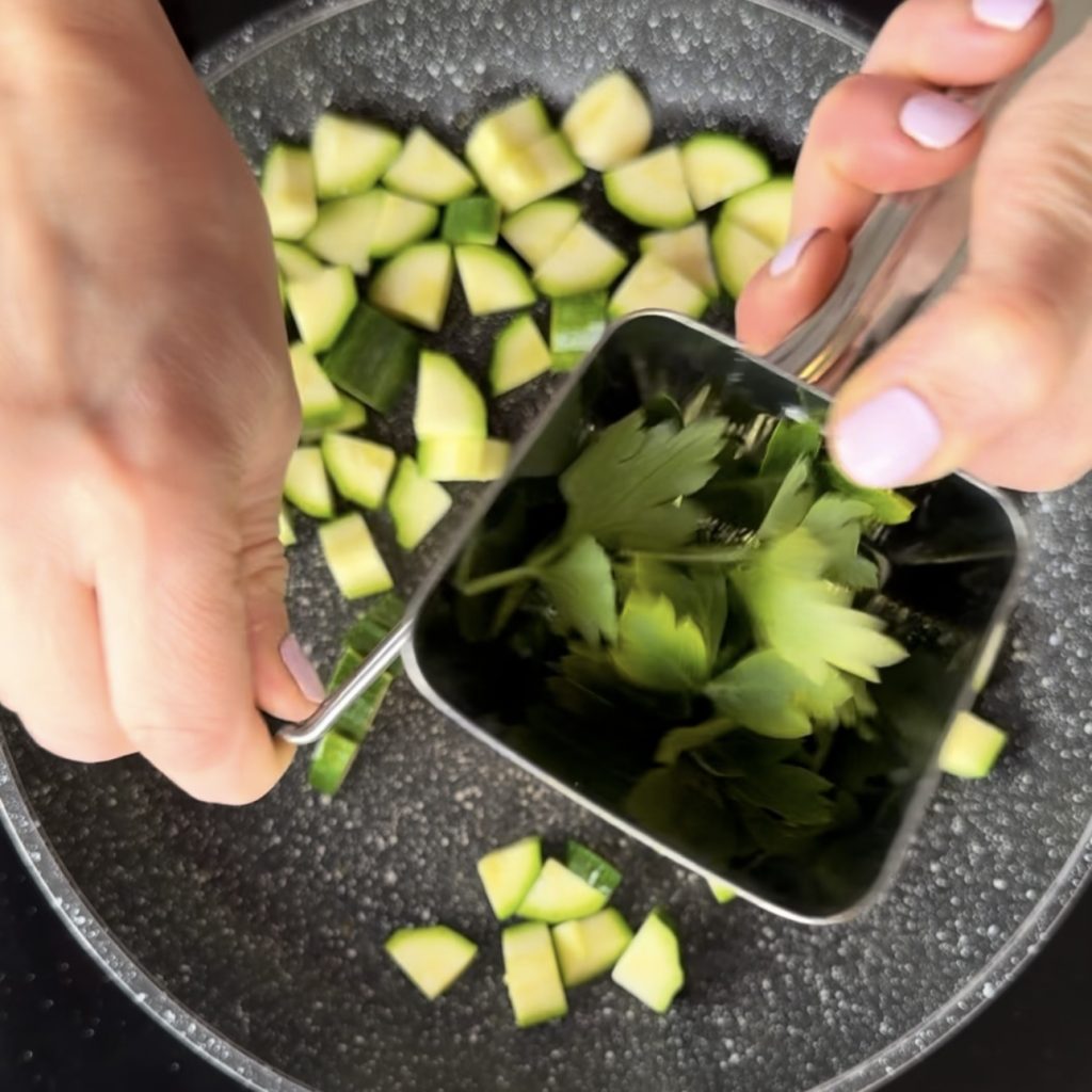 Pasta met courgette en garnalen