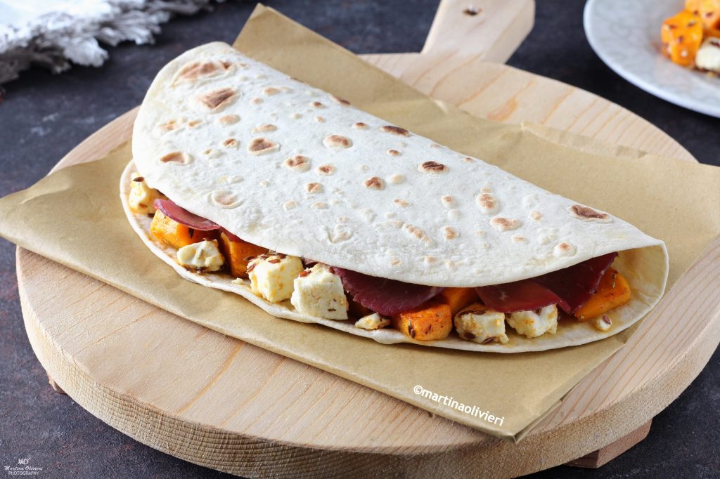 Piadina met pompoen, feta en bresaola