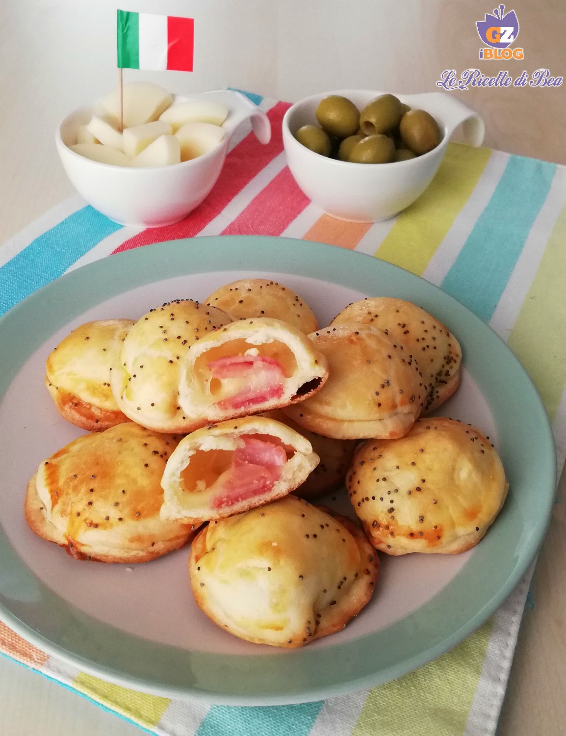 Bladerdeegzakjes met Scamorza en Gekookte Ham