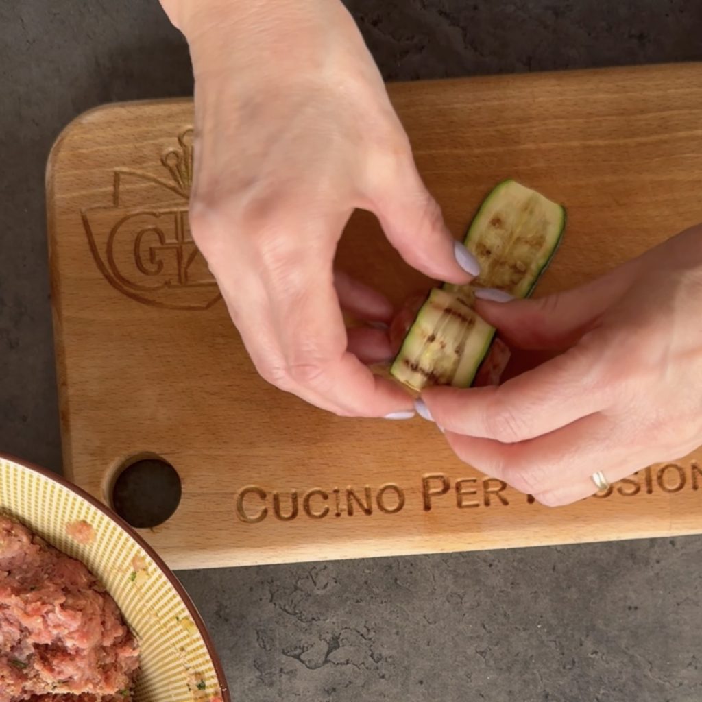 Spiesjes van vlees en courgette