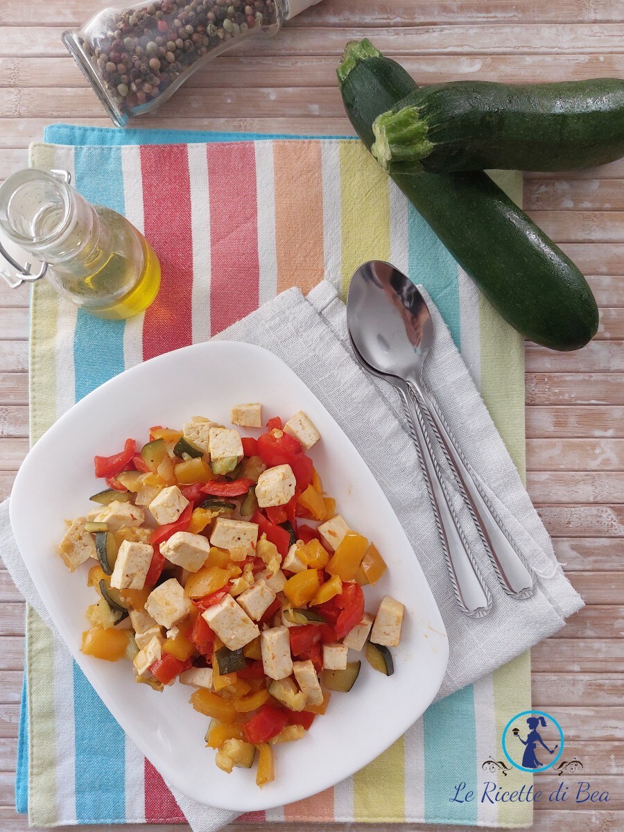 Tofu in de pan met roergebakken groenten zonder sojasaus