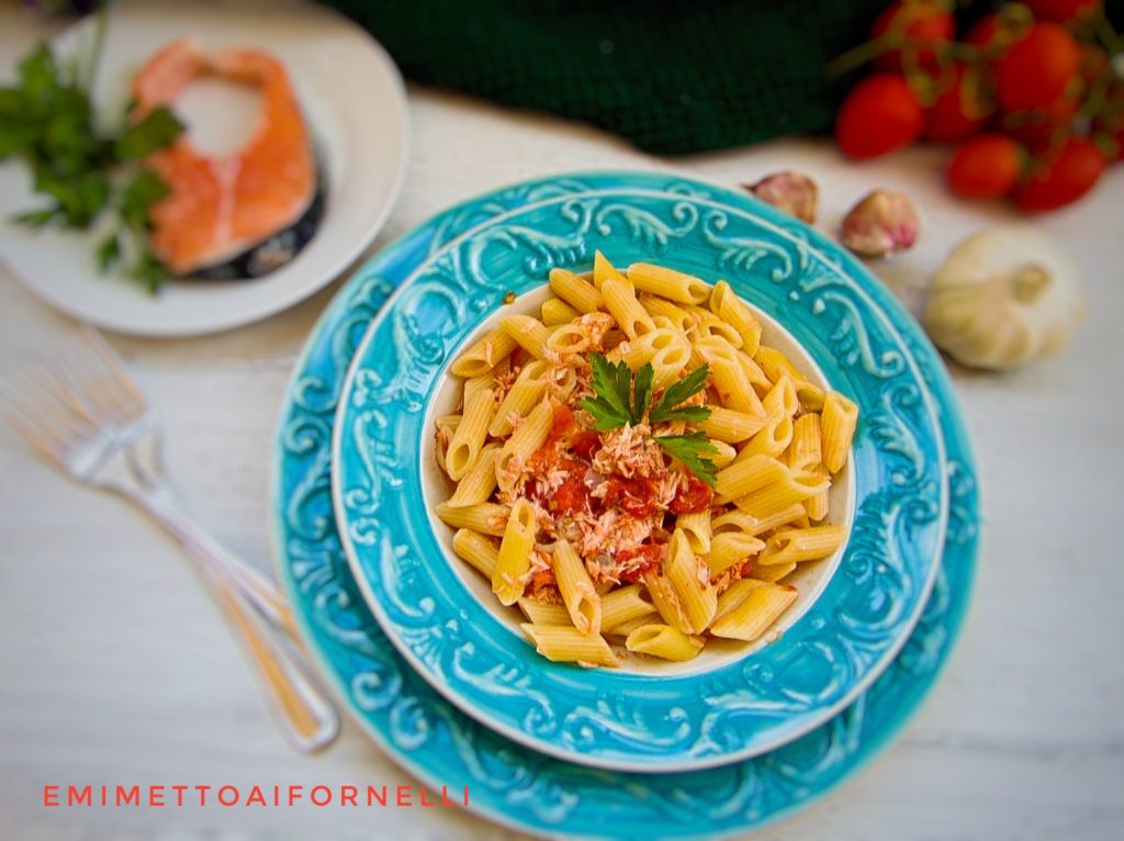 PASTA MET ZALM EN CHERRY TOMATEN