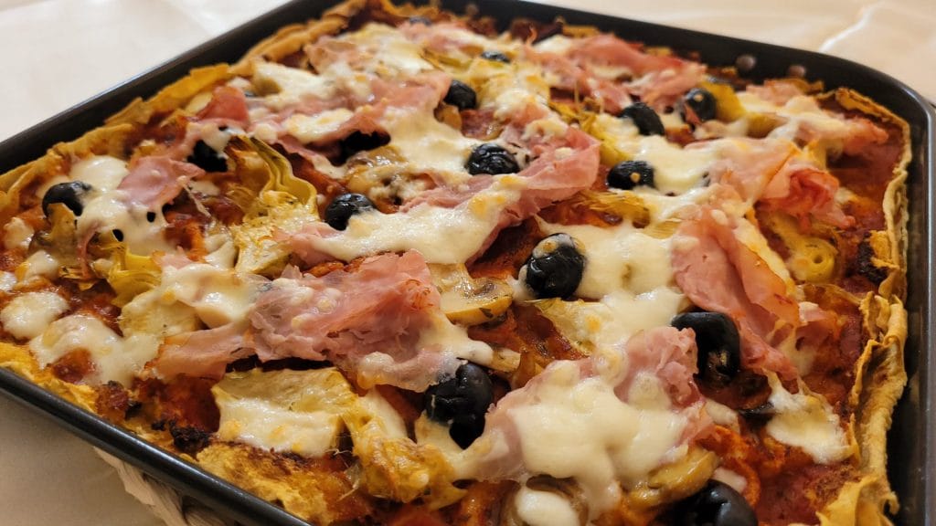 Capricciosa Pizza met Pane Carasau in de Airfryer