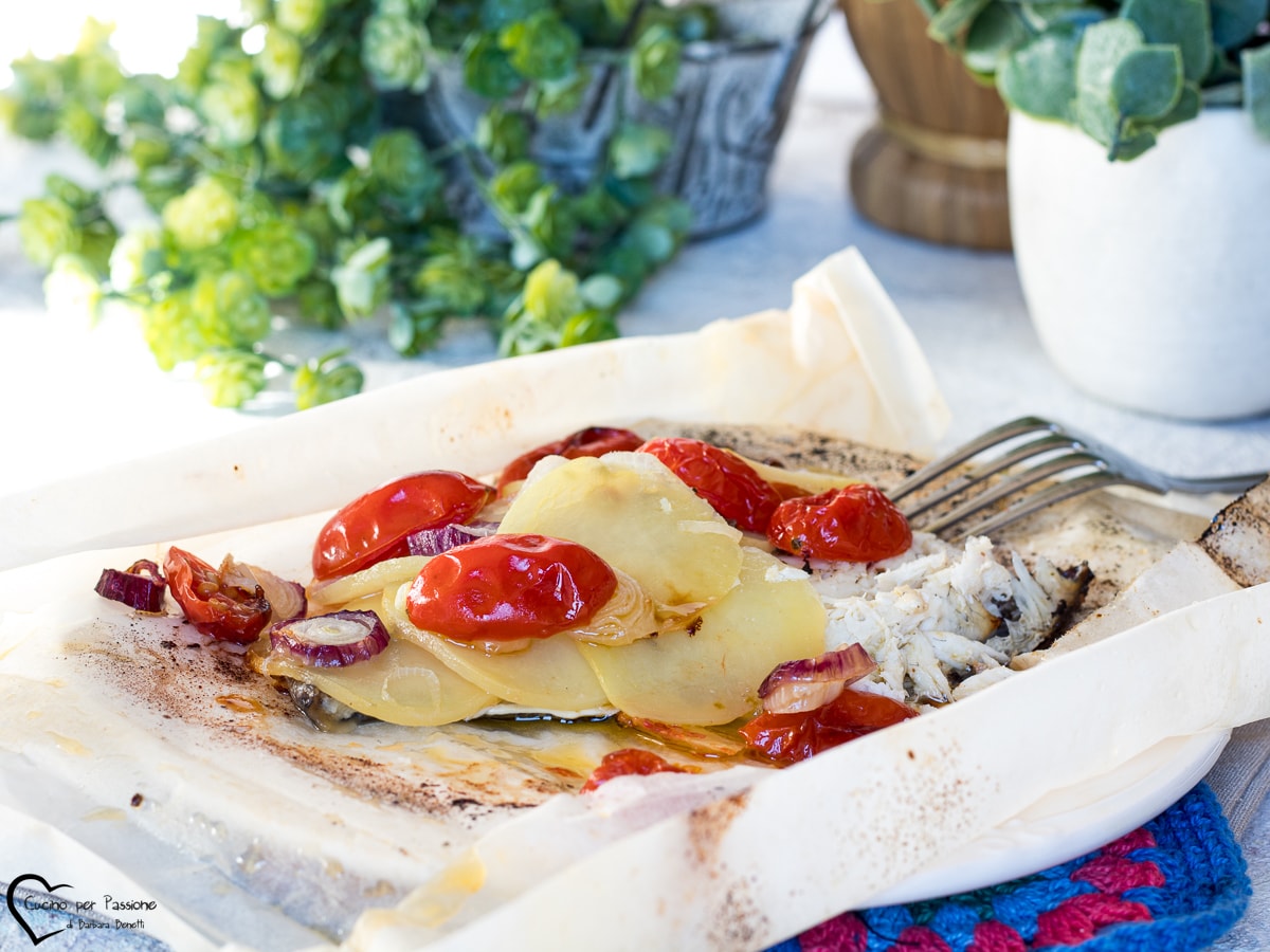 ZEEDORADEN IN FOLIE MET AARDAPPELEN en cherrytomaatjes