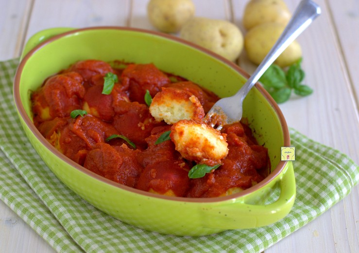 Aardappelballetjes in saus