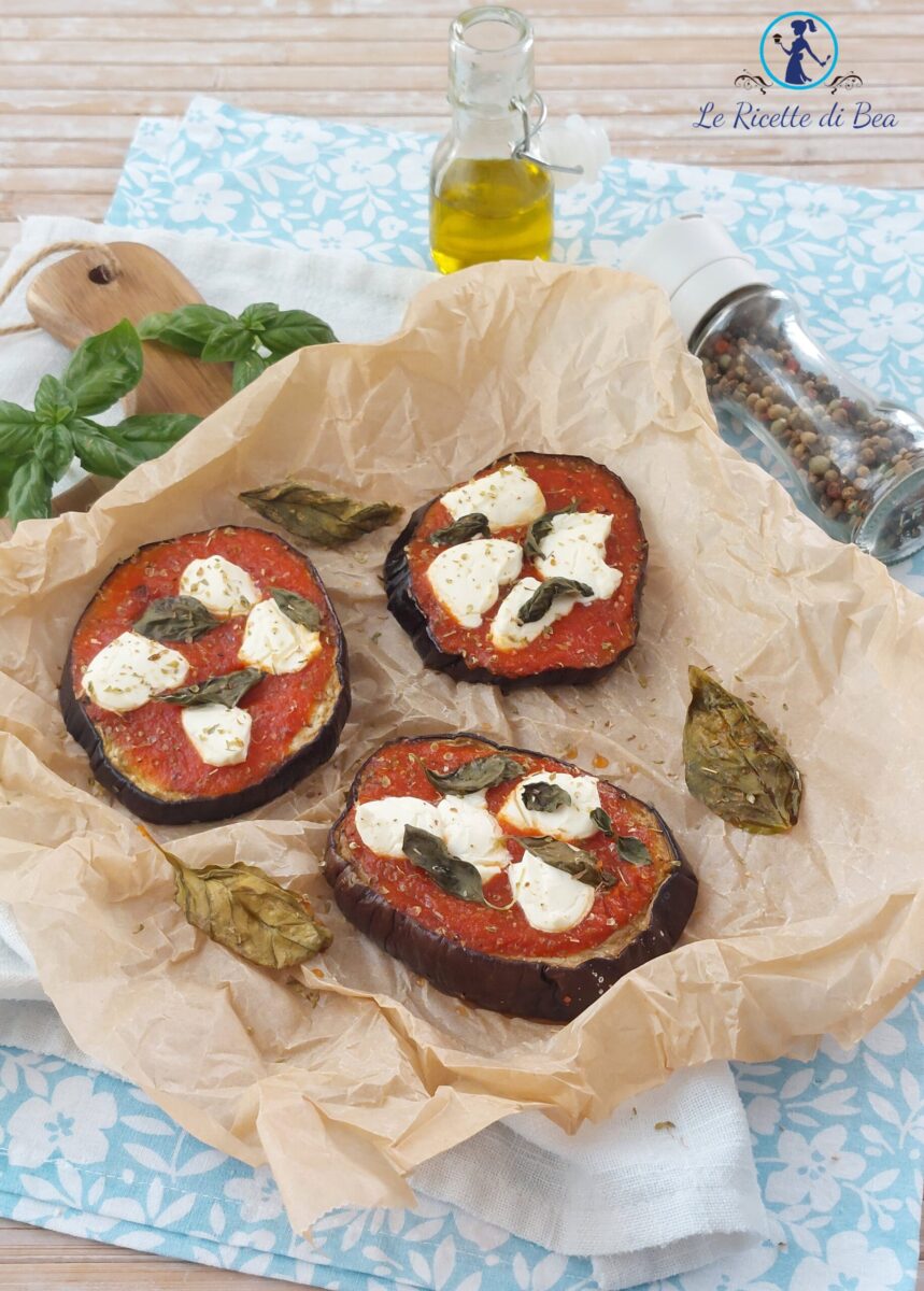 Mini Pizza’s met Aubergine, Tomaat en Kaas