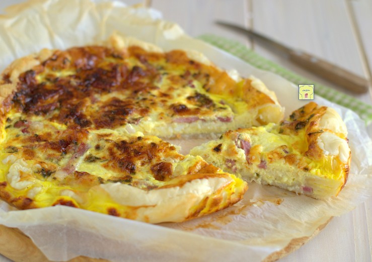 Bladerdeeg met mozzarella en spek