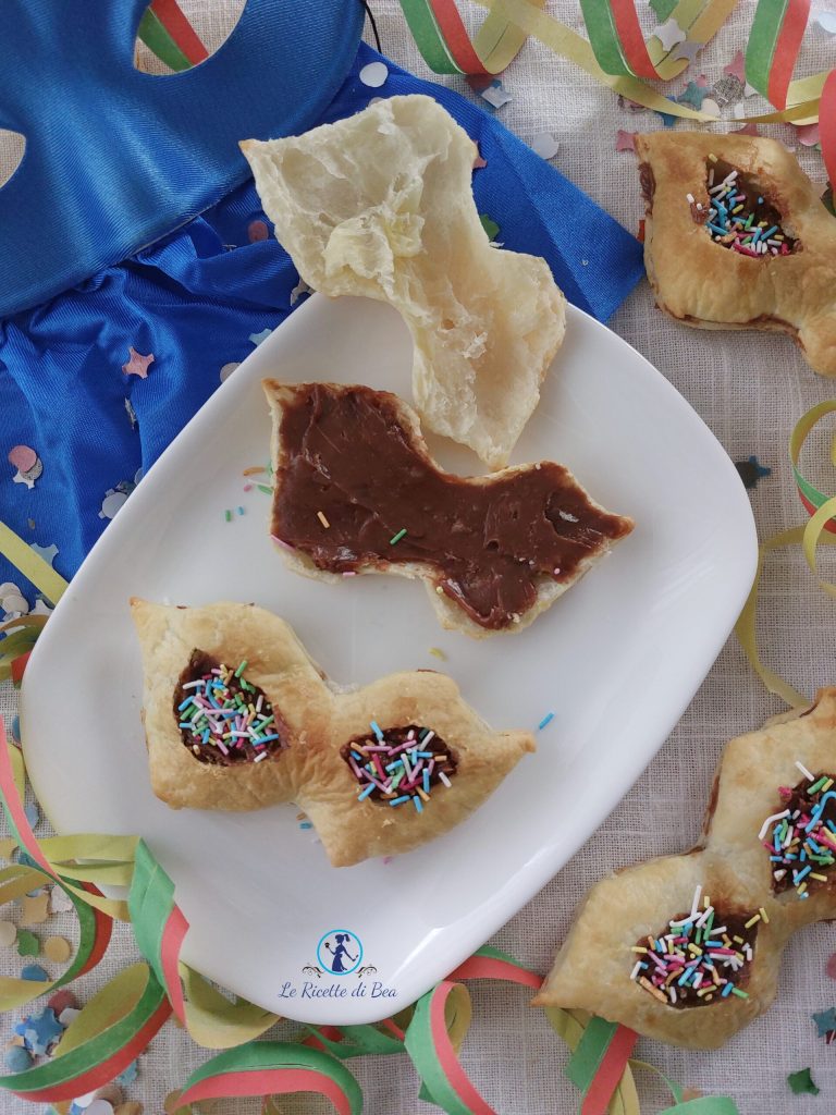 bladerdeegmaskers met chocolade