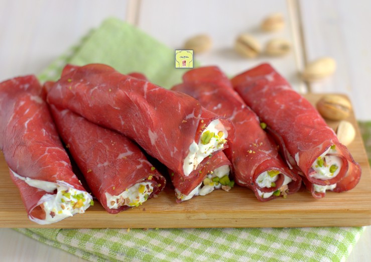 Bresaolarolletjes met pistachenoten