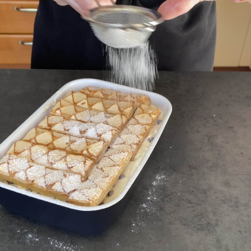 dessert met bladerdeeg en chantillyroom