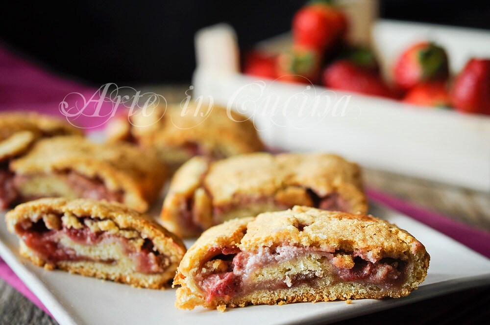 FROLLA ROLLETJES met aardbeien en ricotta