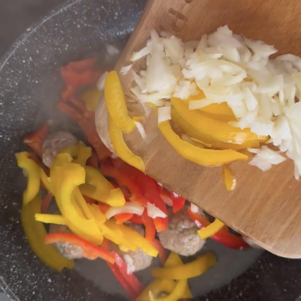 gehaktballetjes met paprika's