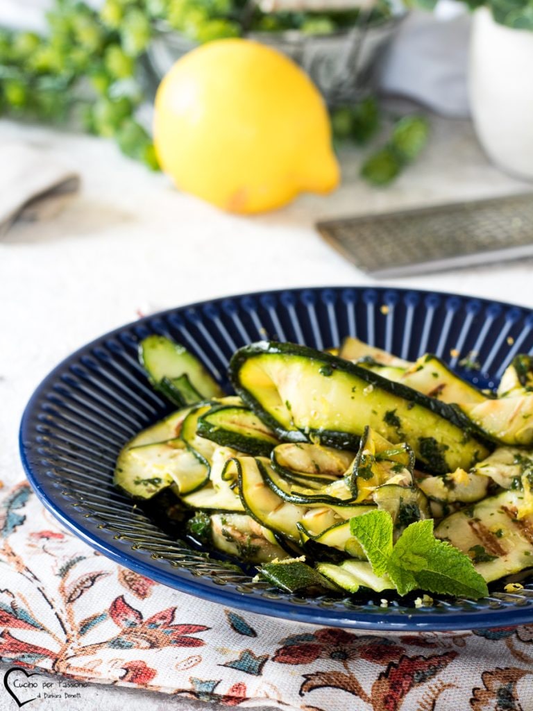Gemarineerde gegrilde courgettes