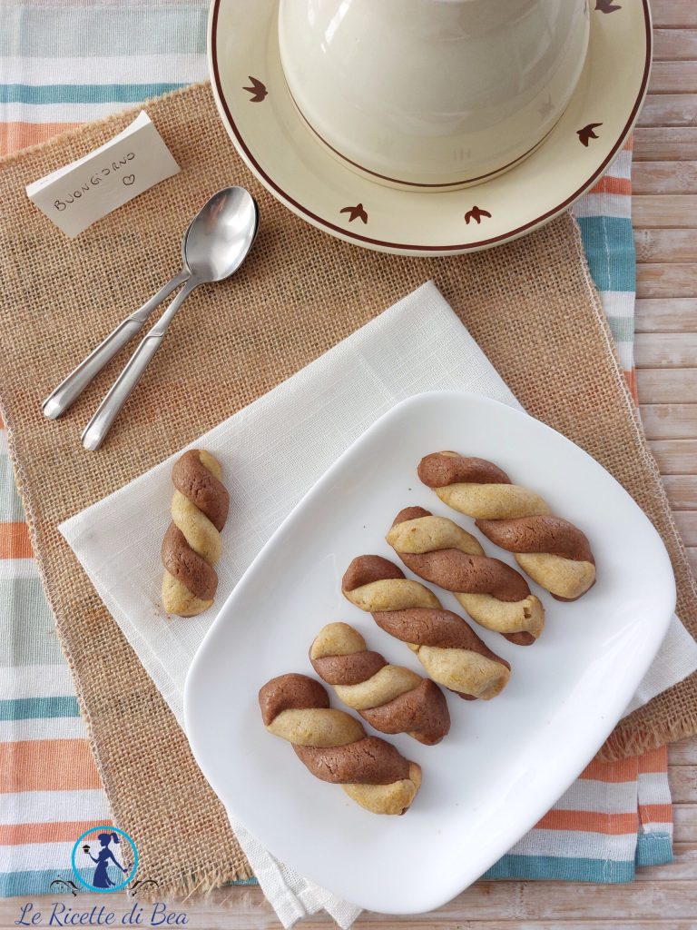 gevlochten koekje met cacao